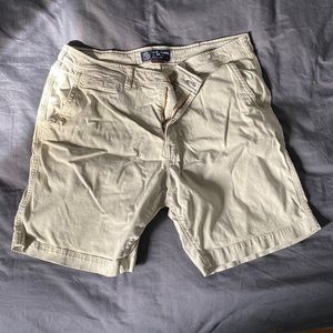 Mens American Eagle khaki shorts - 38 waist